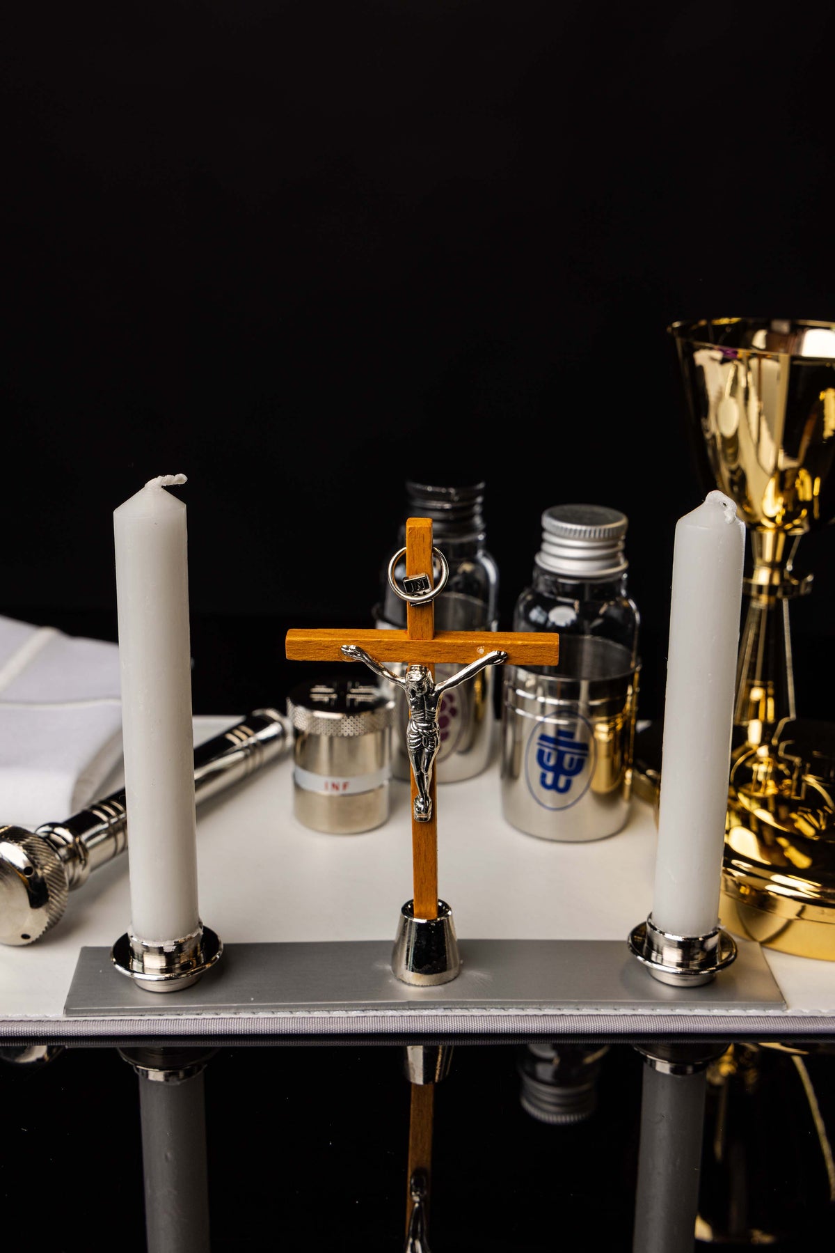 Kofer s liturgijskom opremom za misije