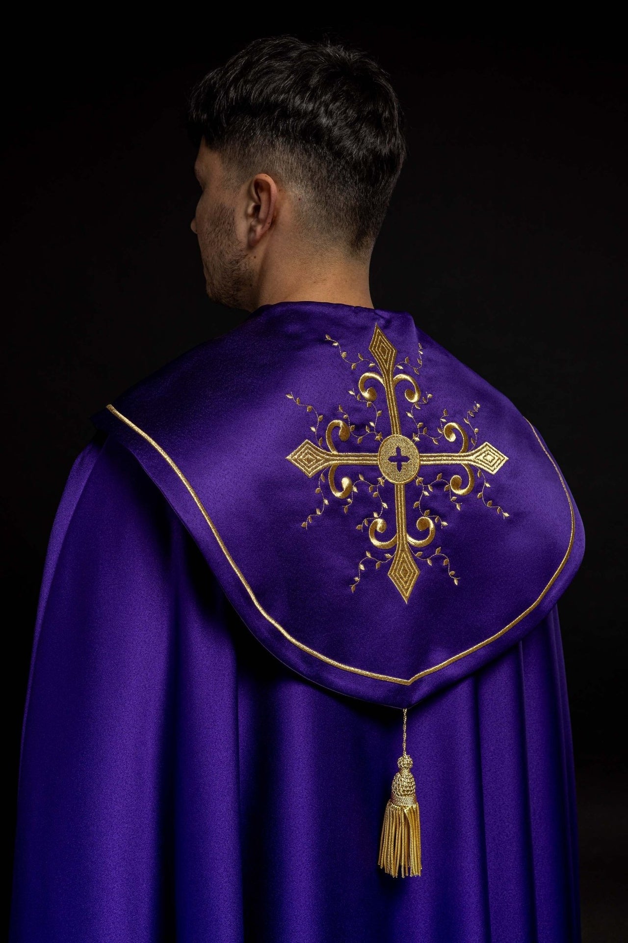 Kapa liturgiczna haftowana fioletowa