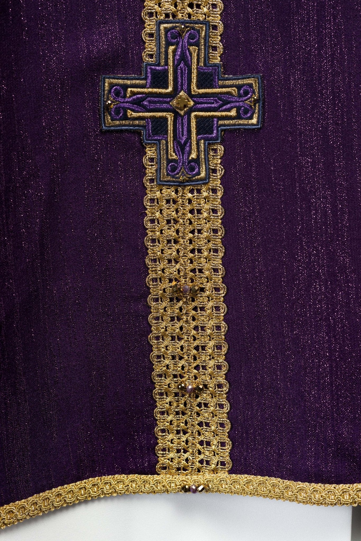 Ręcznie wykonany ornat z naturalnymi kamieniami Handmade 7015 Fioletowy