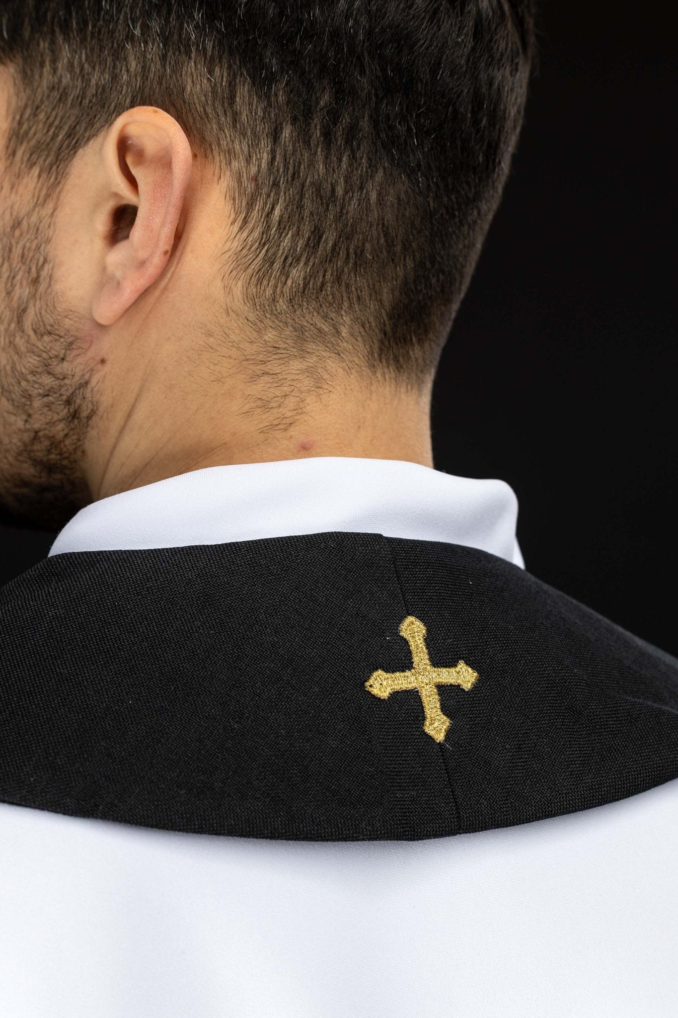 Stuła haftowana z symbolem krzyża aksamit czarna